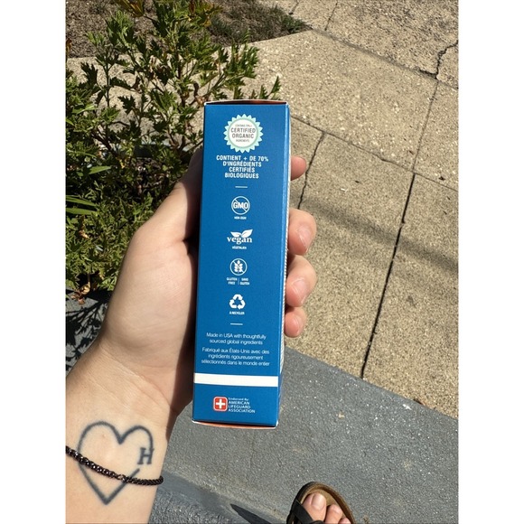 COOLA Classic Sport Sunscreen for Face SPF 50, 1.7 oz White Tea Organic Vegan - Picture 4 of 7